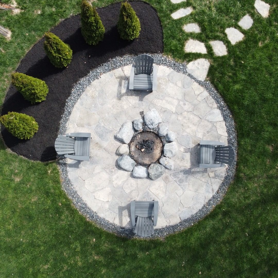 Hardscape bonfire pit